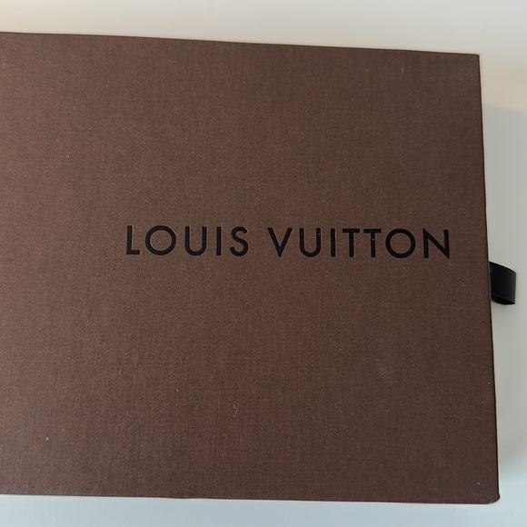 Brand New! WOVEN Louis Vuitton silk tie in original box and wrapping! New item! - Picture 11 of 13